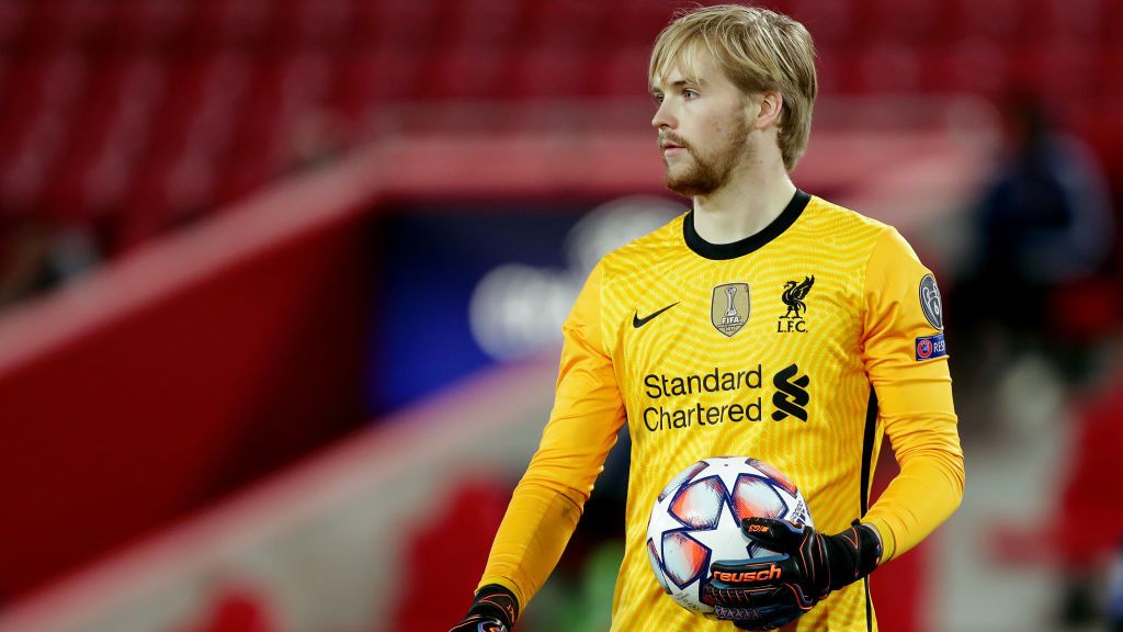 Jelang laga Piala Liga Inggris Man City vs Liverpool, Caoimhin Kelleher menolak tumbang sampai menyanjung sang pelatih, Jurgen Klopp. Copyright: © Richard Sellers/Soccrates/Getty Images