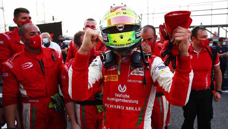 Mick Schumacher, juara dunia F2 2020. Copyright: © Joe Portlock - Formula 1/Formula 1 via Getty Images