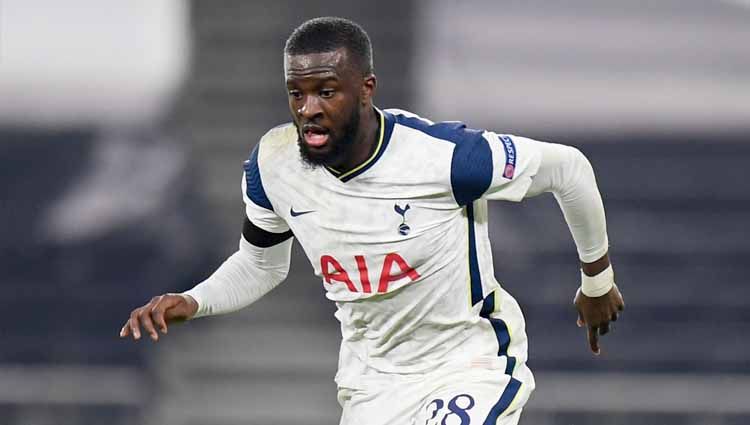 Paris Saint-Germain (PSG) dikabarkan serius ingin membajak pemain termahal Tottenham Hotspur, Tanguy Ndombele, di bursa transfer paruh musim ini. Copyright: © Ashley Western/MB Media/Getty Images