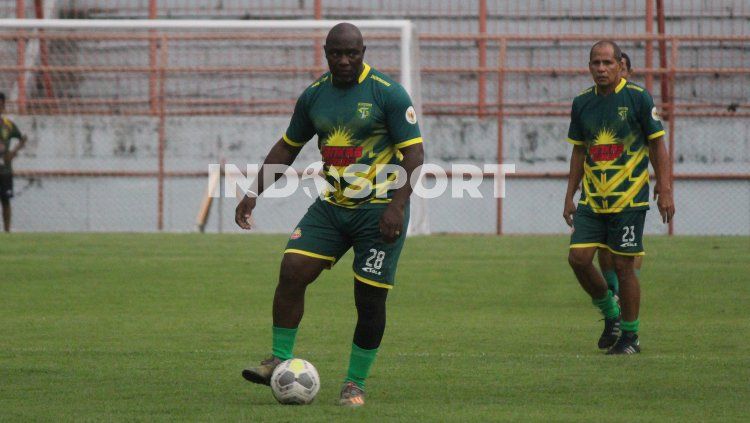 Jacksen F Tiago Kenang Masa Bela Persebaya Di Stadion Legendaris ...