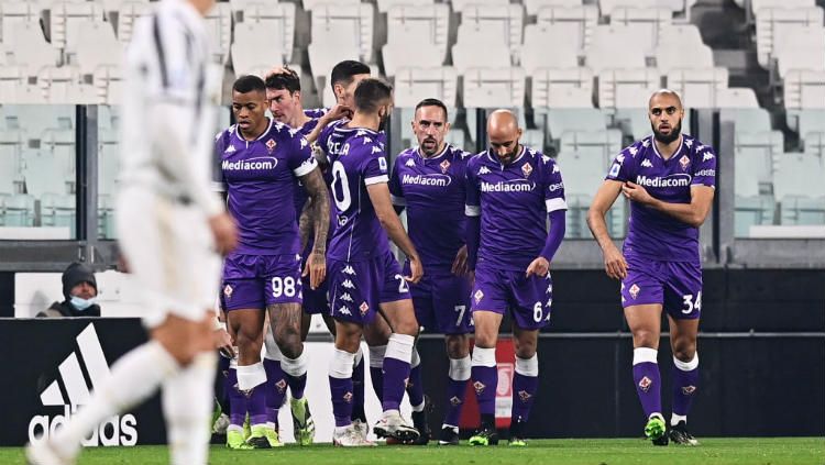 Perayaan gol Fiorentina ke gawang Juventus yang dicetak oleh Dusan Vlahovic. Copyright: © Mattia Ozbot/Soccrates/Getty Images