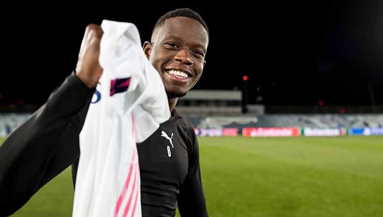 Denis Zakaria senang bisa bergabung dengan Chelsea dan bermain di Liga Inggris pasca didatangkan dari Juventus saat deadline day bursa transfer. Copyright: © Christian Verheyen/Borussia Moenchengladbach via Getty Images