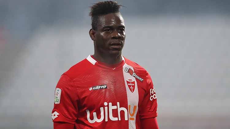 Mario Balotelli meninggalkan klub Serie B, Monza, yang kerap disebut AC Milan mini. Ia resmi bergabung dengan klub promosi Liga Turki, Adana Demirspor. Copyright: © Getty Images