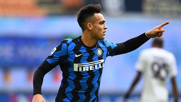 Lautaro Martinez bisa menambah daya dobrak lini depan Manchester United. Copyright: © Twitter @Inter_en