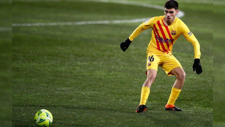 Wonderkid Barcelona, Pedri ingin mencukur habis rambutnya agar penampilannya semakin mirip dengan Andres Iniesta sang idola. Copyright: © Eric Alonso/Getty Images