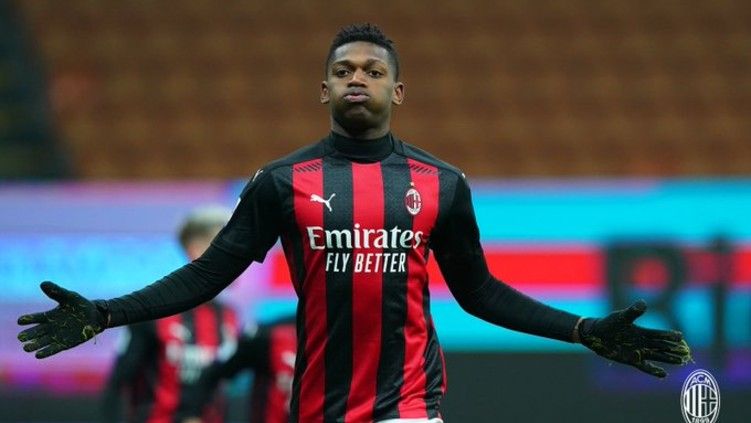 Rafael Leao merayakan gol yang ia cetak untuk AC Milan saat jumpa Torino Copyright: © Twitter @acmilan