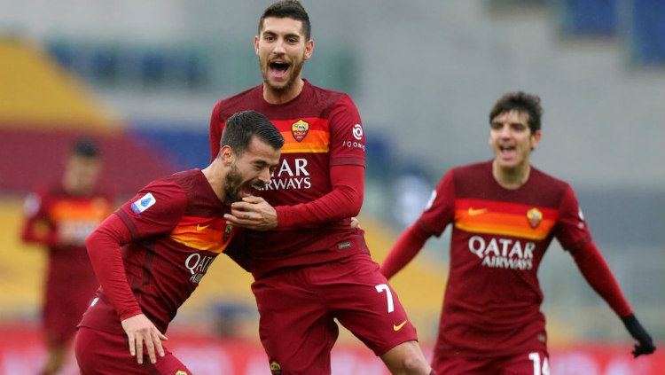 Selebrasi gol Lorenzo Pellegrini di laga AS Roma vs Inter Milan. Copyright: © Paolo Bruno/Getty Images