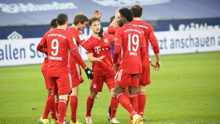 Skuat Bayern Munchen merayakan gol yang dicetak Thomas Muller Copyright: © twitter.com/FCBayern