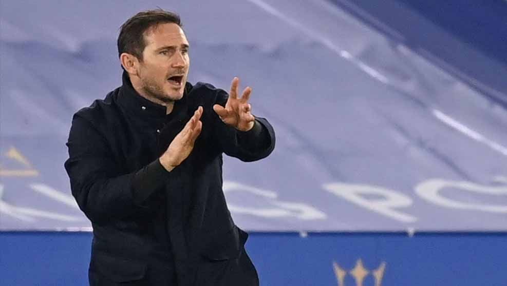 Frank Lampard dikabarkan segera menyudahi masa nganggurnya. Eks Chelsea tersebut kemungkinan besar akan kembali melatih tim di Liga Inggris. Copyright: © MICHAEL REGAN/POOL/AFP via Getty Images