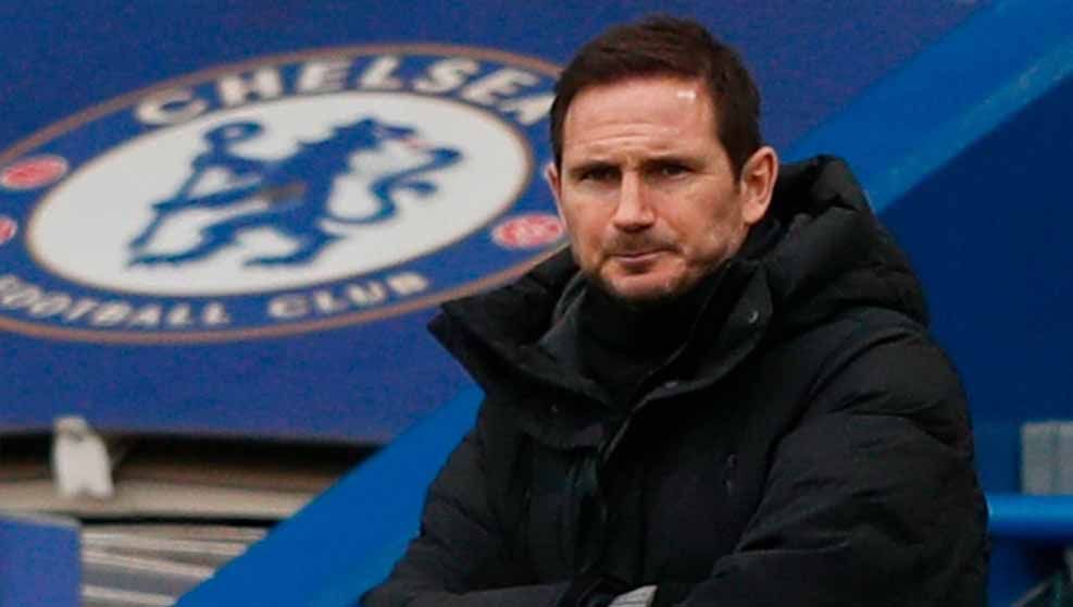 Frank Lampard sedang mengalami masa-masa sulit bersama klub Liga Inggris, Chelsea. Foto: ADRIAN DENNIS/AFP via Getty Images. Copyright: © ADRIAN DENNIS/AFP via Getty Images