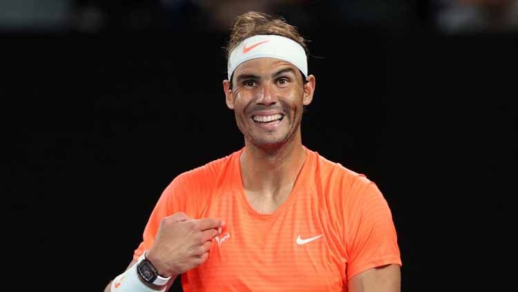 Rafael Nadal Merespons dengan Tersenyum. Copyright: © Getty Images