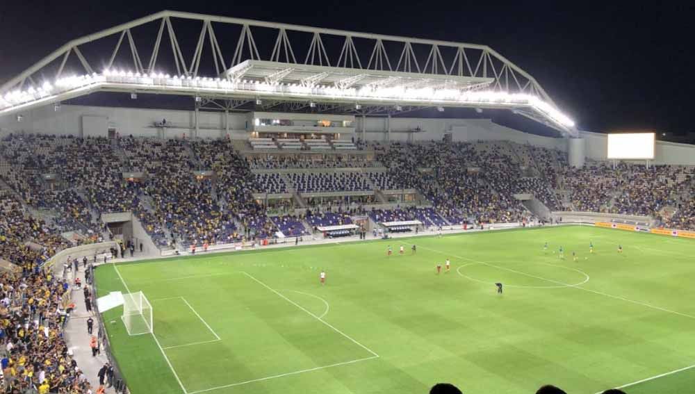 Stadium Bloomfield di Tel Aviv yang bisa menjadi venue final Liga Champions atau Liga Europa. Copyright: © stadiumguide