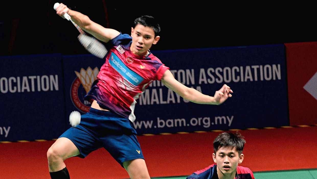 Kembali terjadi, pasangan unggulan 4 asal Inggris Marcus Ellis/Chris Langridge kembali tak berdaya di tangan anak asuh pelatih Indonesia, Low Hang Yee/Ng Eng Cheong di babak kedua Swiss Open 2021.
 Copyright: © thestar