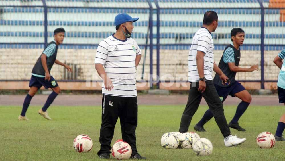 Pemain Persela saat latihan di Stadion Surajaya, Lamongan. Copyright: © Fitra herdian/Indosport