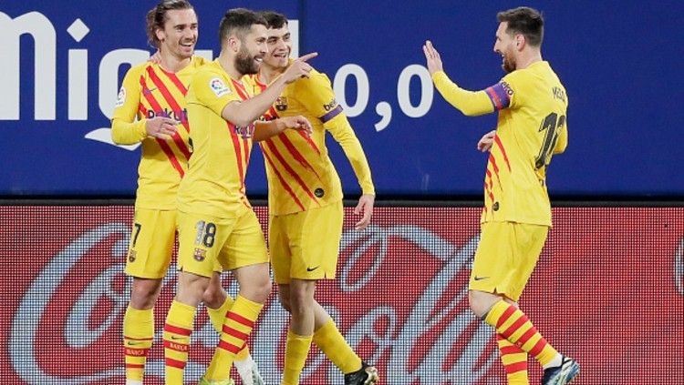 Lionel Messi berperan memberikan assist untuk dua gol Barcelona dalam pertandingan melawan Osasuna. Copyright: © (Photo by David S. Bustamante/Soccrates/Getty Images)