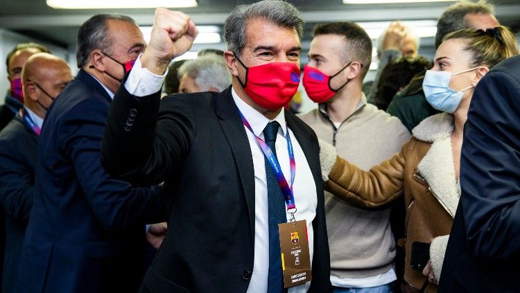 Joan Laporta yakin Lionel Messi tak akan mengindahkan tawarannya untuk bertahan di raksasa LaLiga Spanyol, Barcelona. Copyright: © twitter.com/FCBarcelona_es