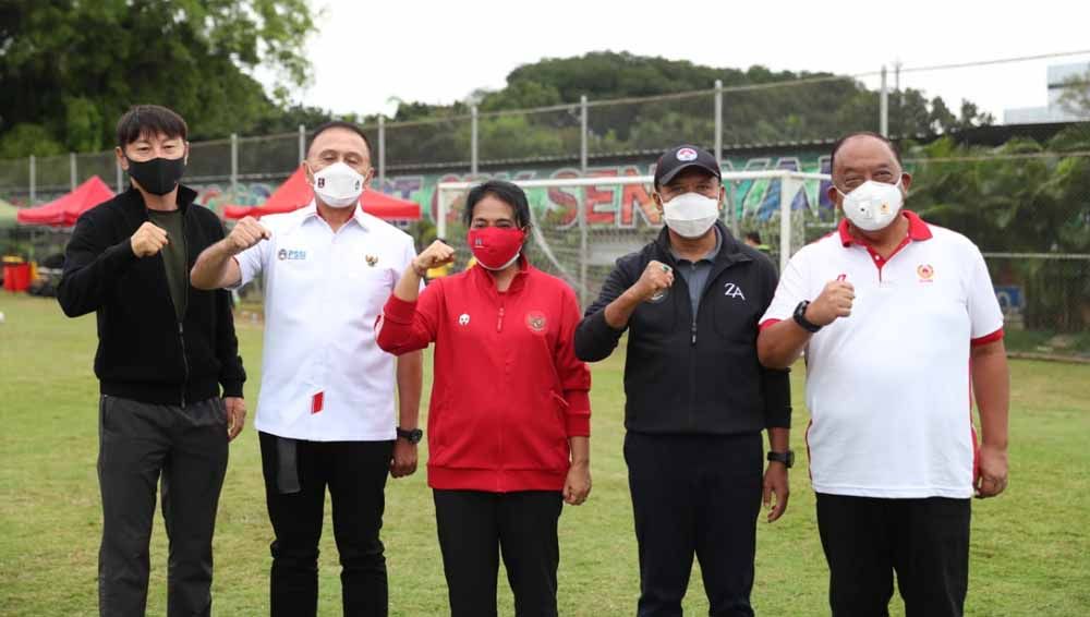 Pelatih Timnas Indonesia Shin Tae-yong, Ketua PSSI M Iriawan dan Menpora Zainudin Amali. Copyright: © Kemenpora