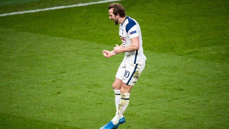 Harry Kane (Tottenham Hotspur) merayakan gol kedua Tottenham Hotspur saat melawan Dinamo Zagreb. Copyright: © (Photo by Sebastian Frej/MB Media/Getty Images)