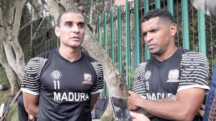 Pemain Madura United, Bruno Lopes (kanan) dan Beto Goncalves. Copyright: © Ian Setiawan/INDOSPORT