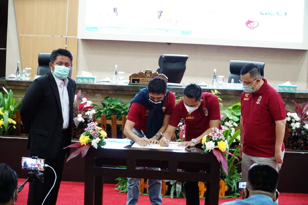 Nilmaizar resmi teken kontrak bersama Sriwijaya FC untuk Liga 2 musim 2021 Copyright: © Muhammad Effendi/INDOSPORT