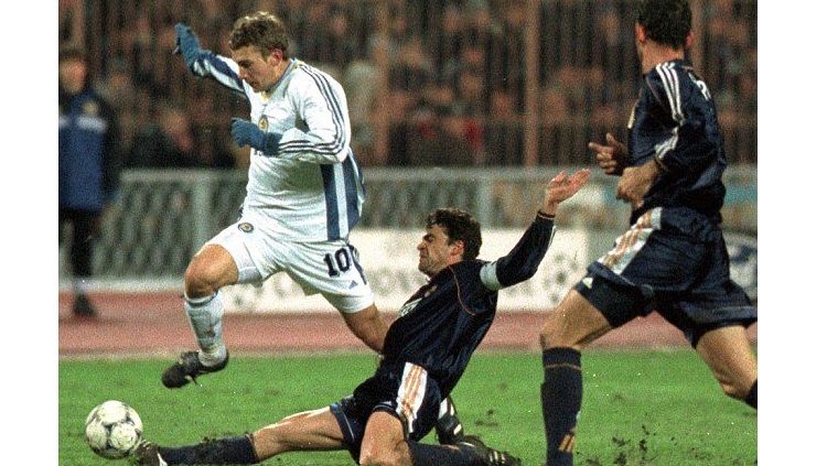 Aksi striker Dynamo Kyiv, Andriy Shevchenko, dalam pertandingan Liga Champions kontra Real Madrid, 17 Maret 1999. Copyright: © Associated Press