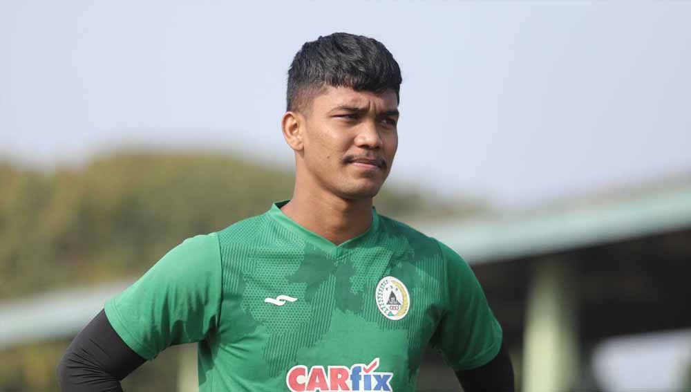 Kiper PSS Sleman, Miswar Saputra, buka suara soal dilatih Carlos Salomao. Copyright: © Media Officer PSS