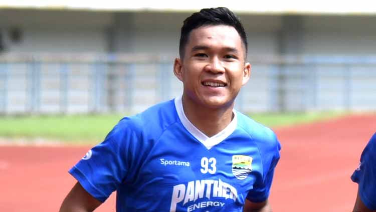 Gelandang Persib Bandung, Erwin Ramdani, mengaku motivasinya berlipat untuk menghadapi PSS Sleman pada pertandingan pekan ke-24 kompetisi Liga 1. Copyright: © Arif Rahman/INDOSPORT