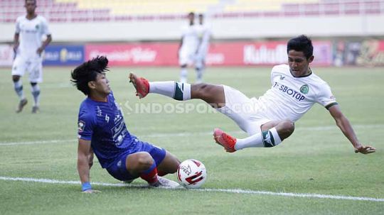 Arema FC saat bertemu Tira Persikabo di laga pertama Piala Menpora 2021 Copyright: © Herry Ibrahim/Indosport