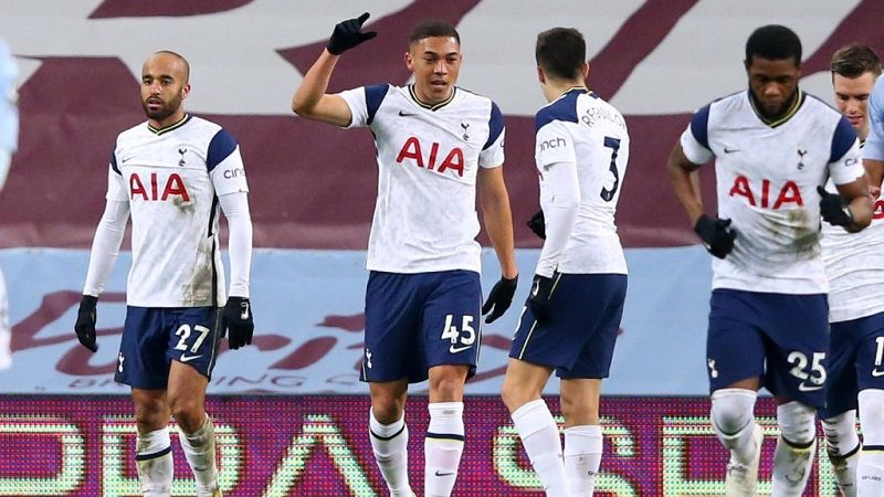 Pemain Tottenham Hotspur, Carlos Vinicius, melakukan selebrasi setelah mencetak gol ke gawang Aston Villa pada laga lanjutan Premier League di Villa Park, Minggu (211/3/2021). Copyright: © Alex Livesey - Danehouse/Getty Images