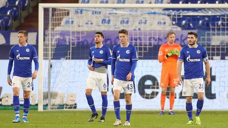 Babak belur sepanjang musim, apa penyebab kejatuhan klub Schalke 04 di kompetisi Bundesliga musim 2020-2021 ini? Copyright: © Friedemann Vogel - Pool/Getty Images