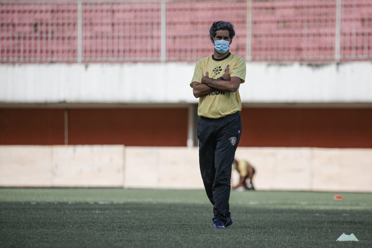 Pelatih Bali United, Stefano Cugurra. Copyright: © Bali United.