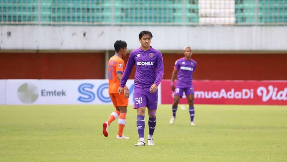 Pemain Persita, Kito Chandra, pada laga melawan Persiraja di Piala Menpora 2021.  Copyright: © Media Persita