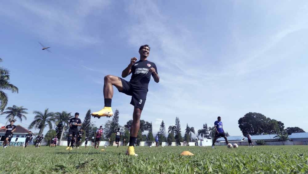 Pemain PSM Makassar berlatih di Lapangan Lanud Abdul Saleh, Malang, Kamis (25/03/21). Copyright: © Official PSM Makassar