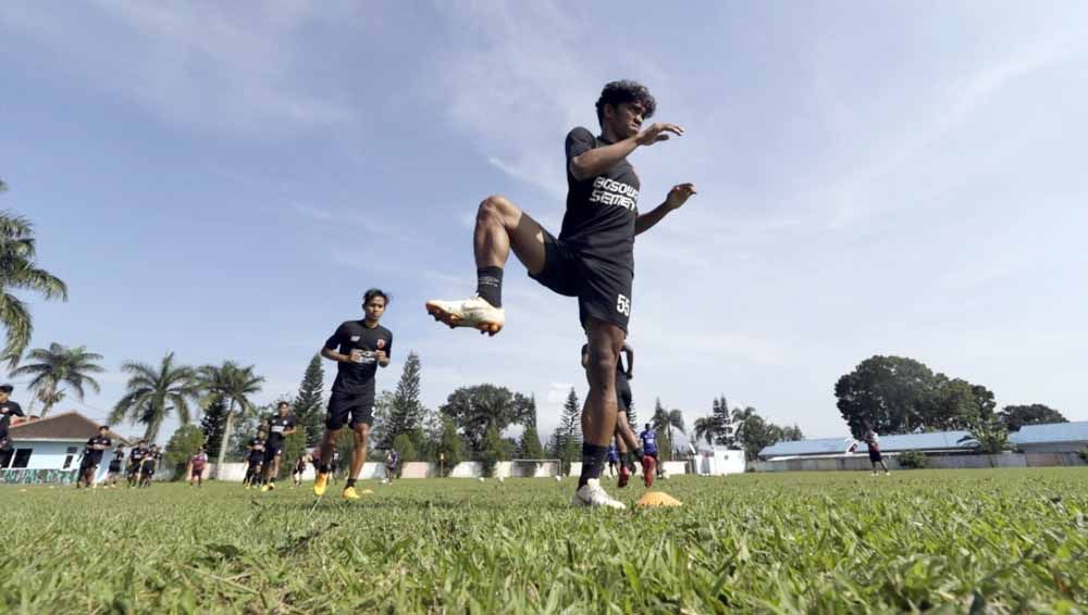 Pemain PSM Makassar berlatih di Lapangan Lanud Abdul Saleh, Malang, Kamis (25/03/21). Copyright: © Official PSM Makassar