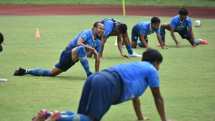 Suasana latihan Persib Bandung jelang perempatfinal Piaal Menpora 2021. Copyright: © Media officer Persib