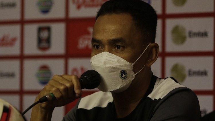 Pelatih PSM Makassar, Syamsuddin Batola. Copyright: © Official PSM Makassar