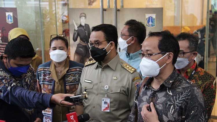 Ahmad Riza Patria buka suara soal rencana Majelis Ulama Indonesia (MUI) Provinsi DKI Jakarta membentuk tim siber untuk membantu para ulama dan Anies Baswedan. Copyright: © Dewan Pers.