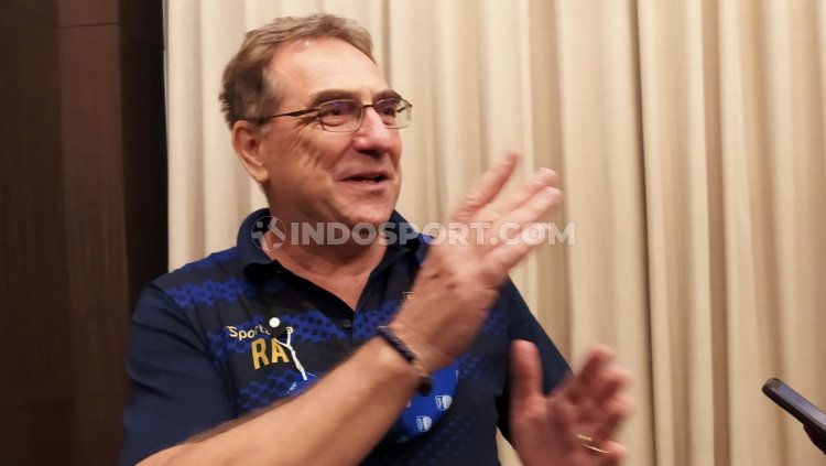 Pelatih Persib Bandung, Robert Rene Alberts. Copyright: © Arif Rahman/INDOSPORT