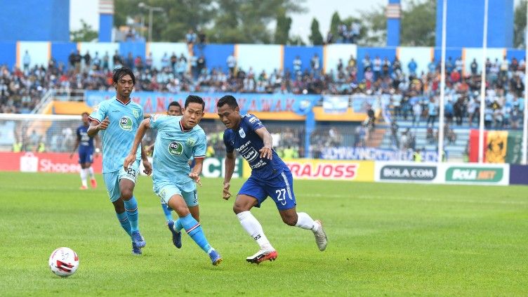 Safrudin Tahar (kanan) ketika merumput bersama PSIS di tahun 2020 silam Copyright: © Media PSIS