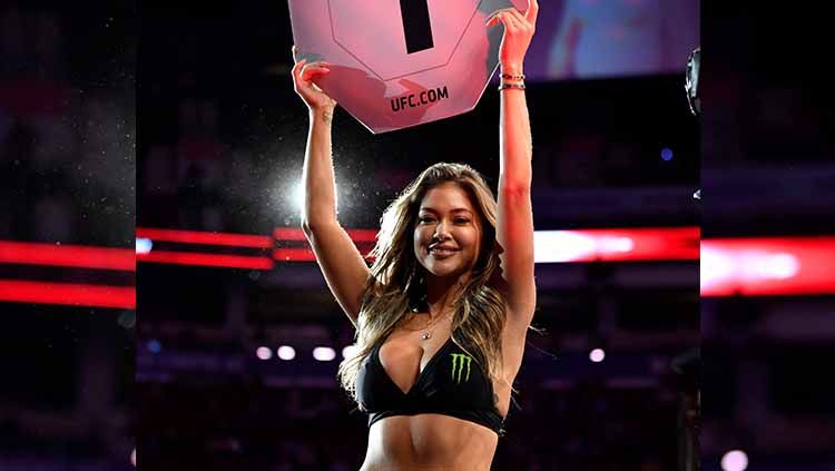 Liburan di Meksiko, ring girl Ultimate Fighting Ultimate (UFC), Arianny Celeste,  pancarkan aura seksi bak gadis saat mengenakan balutan bikini hijau. Copyright: © Jeff Bottari/Zuffa LLC/Zuffa LLC