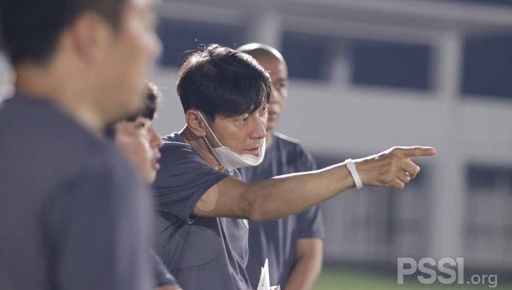 Media Malaysia Kaget Asisten Baru Shin Tae-yong Ternyata Pelatih Top Korea. Copyright: © PSSI