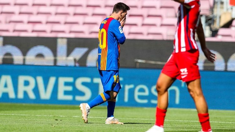 Barcelona kian sulit mengejar kans juara LaLiga Spanyol usai Real Madrid menang atas Granada. Copyright: © Twitter @FCBarcelona