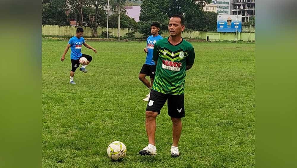 Pelatih PSMS Medan, Ansyari Lubis. Copyright: © Aldi Aulia Anwar/INDOSPORT