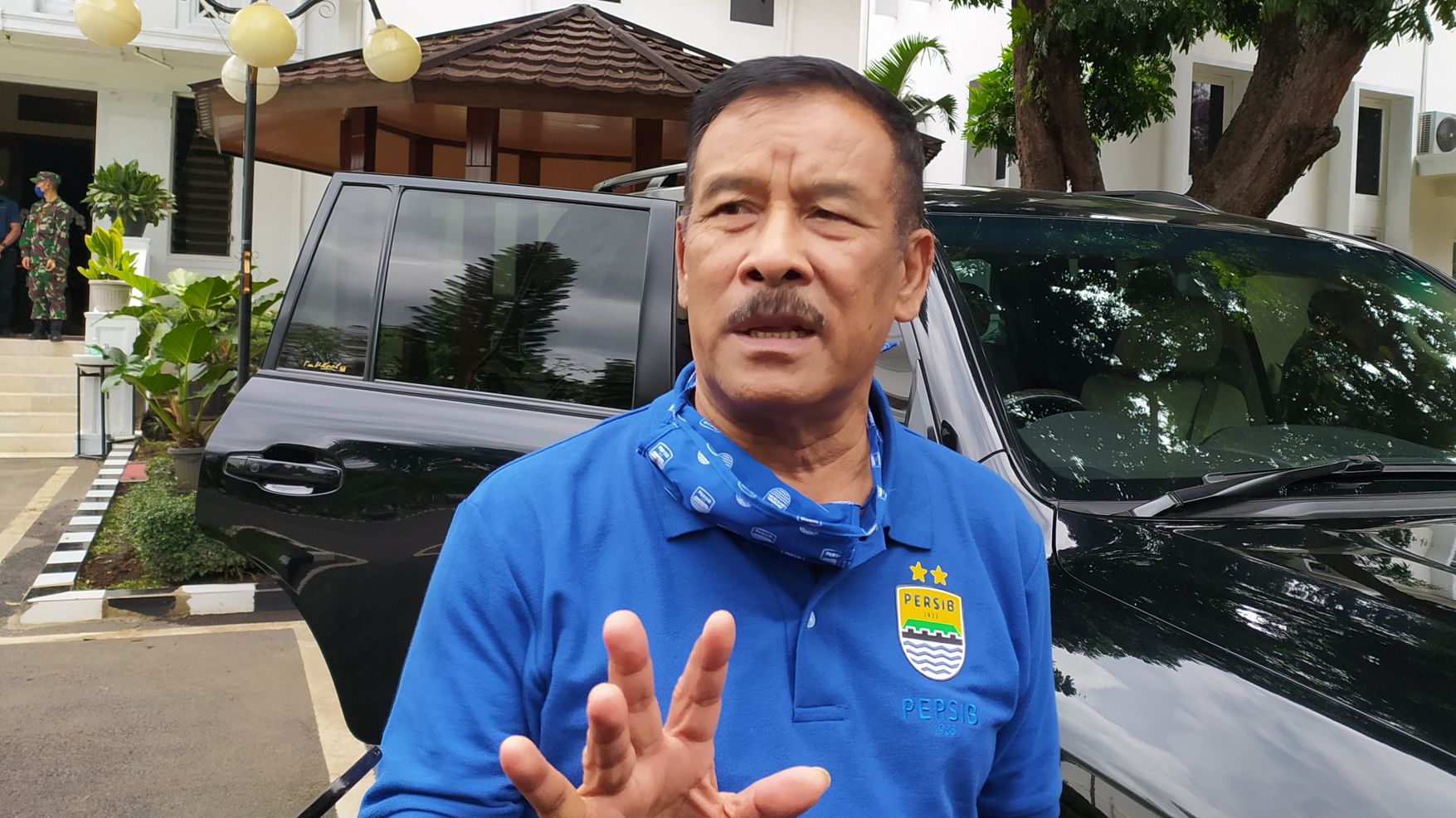 Komisaris PT Persib Bandung Bermartabat (PBB), Umuh Muchtar, memberikan tanggapan mengenai wacana dihapusnya sistem degradasi pada kompetisi Liga 1 2021. Copyright: © Arif Rahman/INDOSPORT