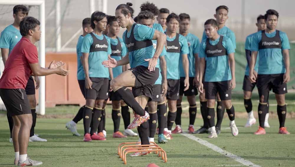 Ryuji Utomo (tengah) juga sudah terlihat bergabung dengan Timnas Indonesia di Dubai, Uni Emirat Arab, Rabu (19/05/21). Copyright: © Muhammad Irvan/PSSI