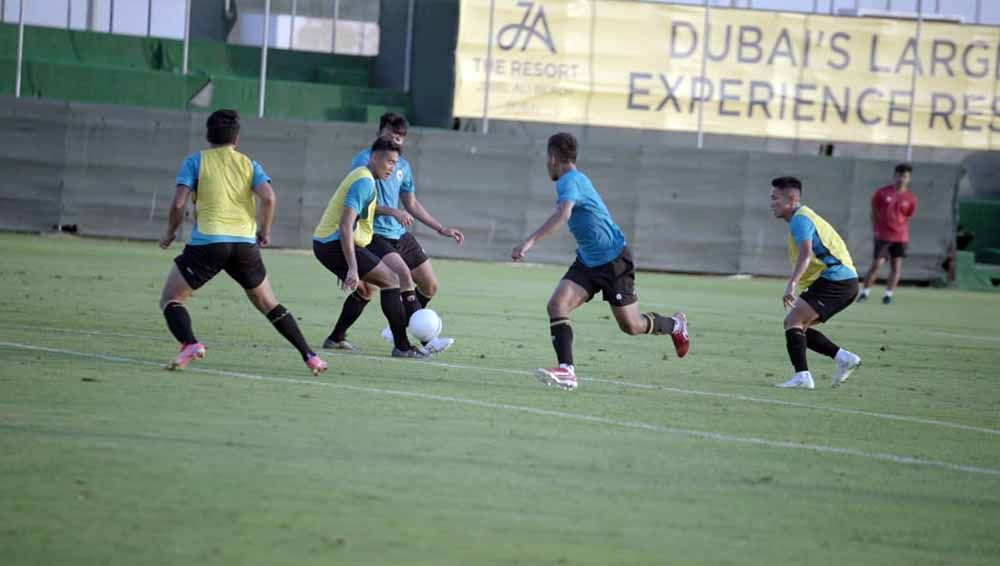 Latihan Timnas Indonesia di Dubai, Uni Emirat Arab, Rabu (19/05/21). Copyright: © Muhammad Irvan/PSSI