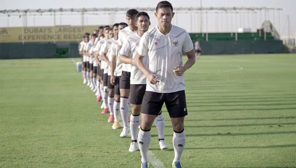 Latihan Timnas Indonesia di Dubai, Uni Emirat Arab, Rabu (19/05/21). Copyright: © Muhammad Irvan/PSSI