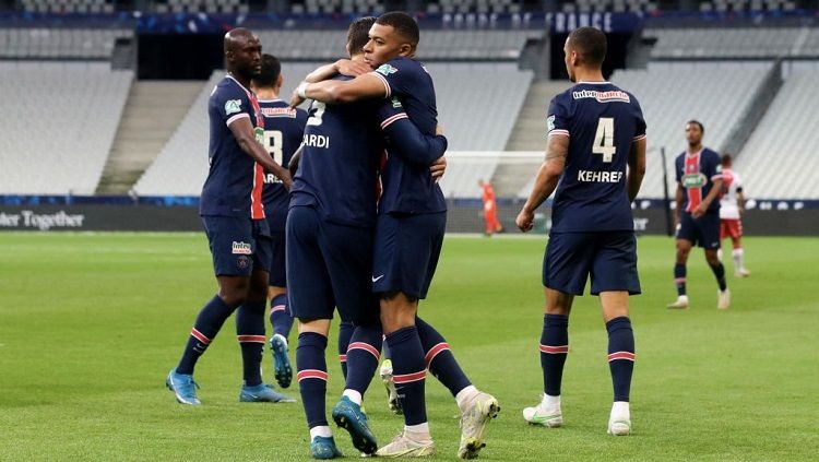 Paris Saint-Germain merayakan gol yang dicetak ke gawang AS Monaco pada partai final Piala Prancis 2020-2021. Copyright: © Xavier Laine/Getty Images
