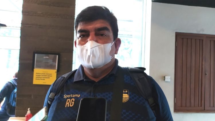 Dokter tim Persib, Raffi Ghani, ditemui di Graha Persib, Jalan Sulanjana, Kota Bandung, Sabtu (22/05/21). Copyright: © Arif Rahman/INDOSPORT