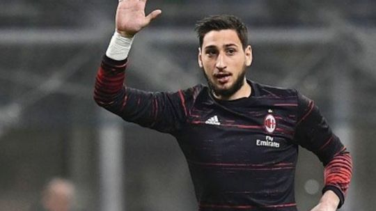 Gianluigi Donnarumma pernah sekamar dengan Almarhum Seid Visin Copyright: © MIGUEL MEDINA/AFP/Getty Images